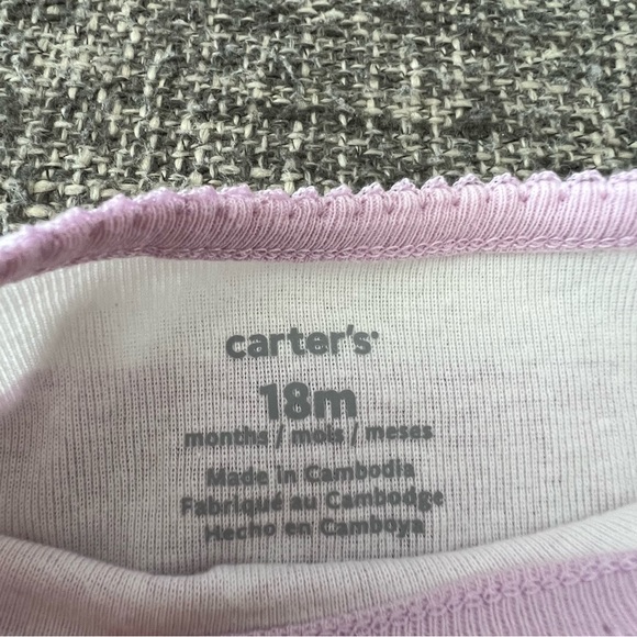Carter’s long sleeve onesie - Picture 3 of 3